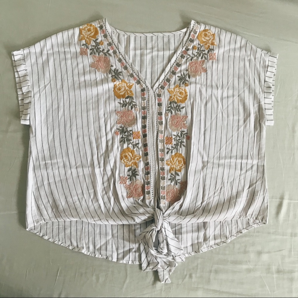 Floral V Neck Tee Baseball Stripe + Front Tie
